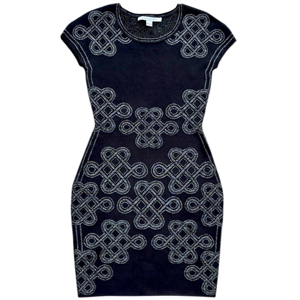 Like New Diane Von Furstenberg Knit Body
Con Dress Black Silver Knot Small